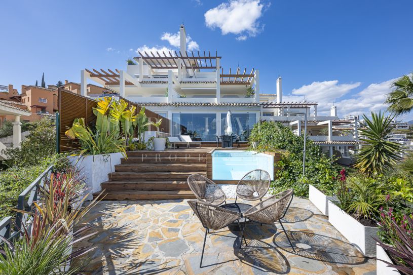 Spacious three-bedroom apartment for sale in Nueva Andalucía