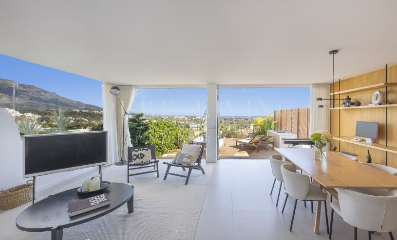 Spacious three-bedroom apartment for sale in Nueva Andalucía