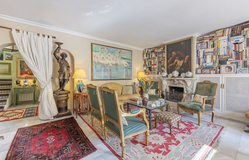 Villa méditerranéenne en bord de mer sur la Golden Mile de Marbella – 3 chambres avec vues imprenables sur la mer.