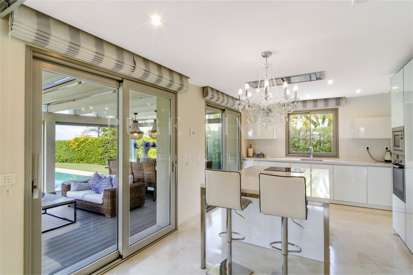 Luxurious Beachfront Villa in Marbella East