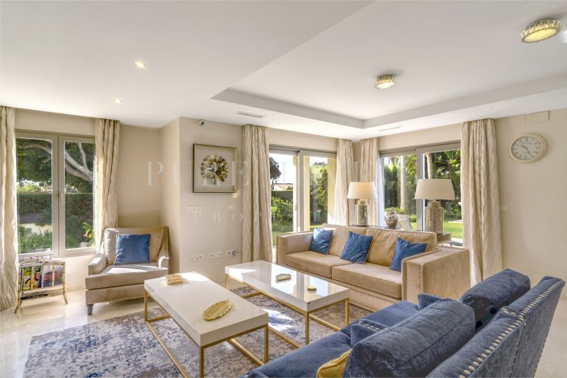 Luxurious Beachfront Villa in Marbella East