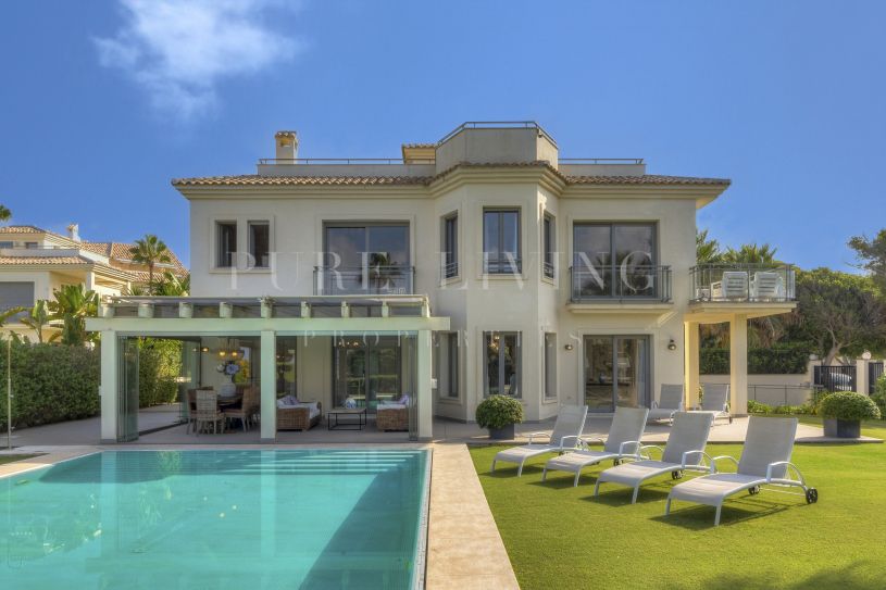 Luxurious Beachfront Villa in Marbella East