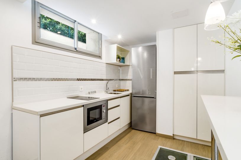 Luxurious Beachfront Villa in Marbella East