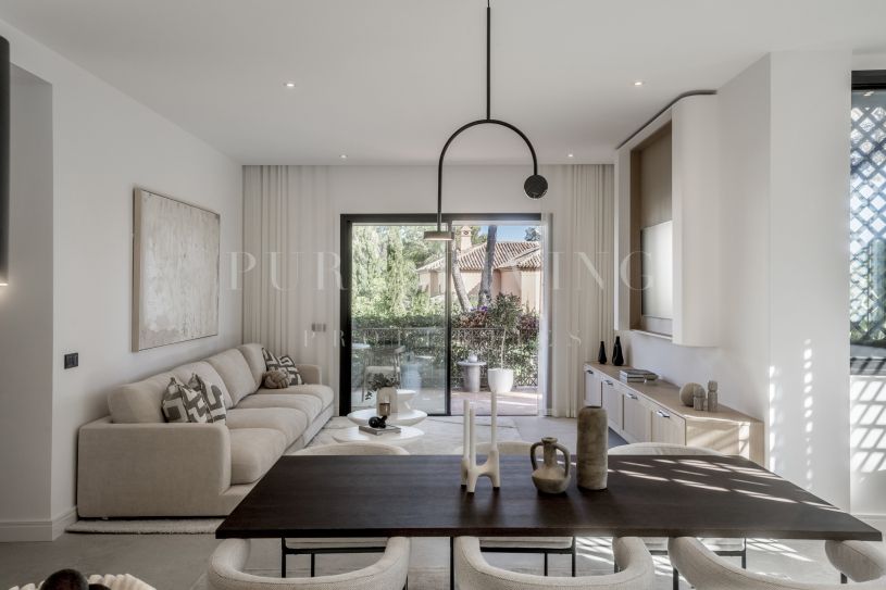 Nieuw gerenoveerd drie slaapkamer appartement te koop in Altos Reales