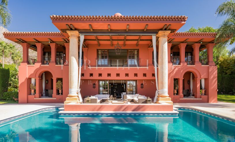 Exquisita villa de estilo andaluz en Sierra Blanca – Impresionantes vistas al Mediterráneo, Gibraltar y África.