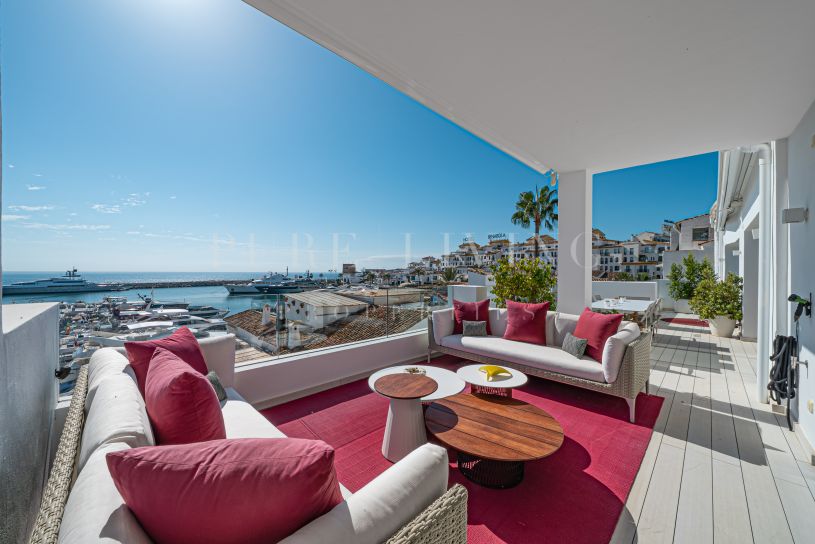Luxurious beachside penthouse with stunning sea views in Puerto Banus