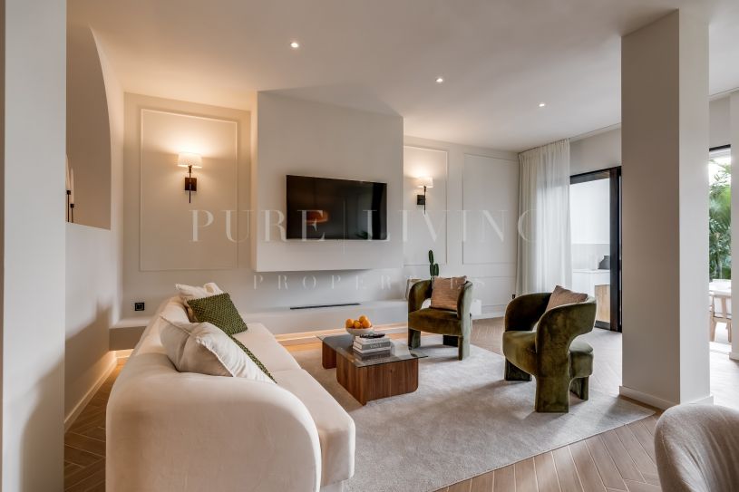 Maison de ville rénovée de 4 chambres avec jardin exposé à l’ouest à Los Potros, Nueva Andalucía