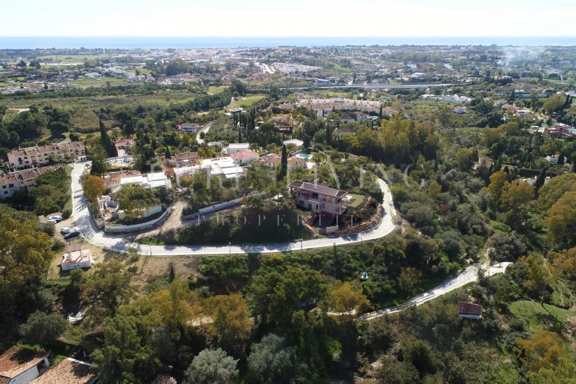 Élégance Contemporaine au Cœur de Benahavís