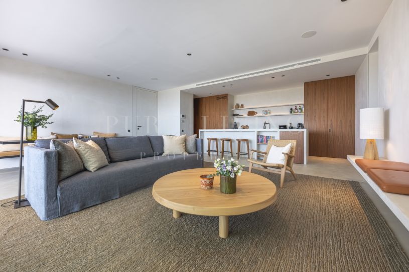 Appartement spacieux au étage intermédiaire avec vue sur la mer à BUY Hills.