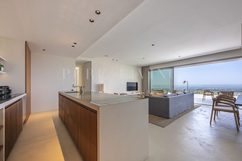 Appartement spacieux au étage intermédiaire avec vue sur la mer à BUY Hills.