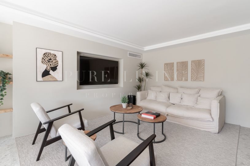 Penthouse moderne 3 chambres au centre de Marbella avec piscine privée sur le toit et vue sur La Concha