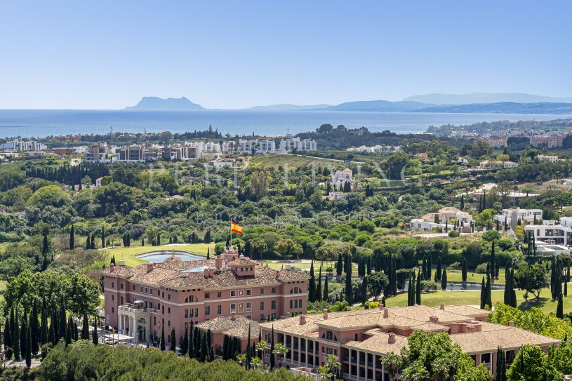 Penthouse for sale in Los Flamingos Benahavis with stunning views