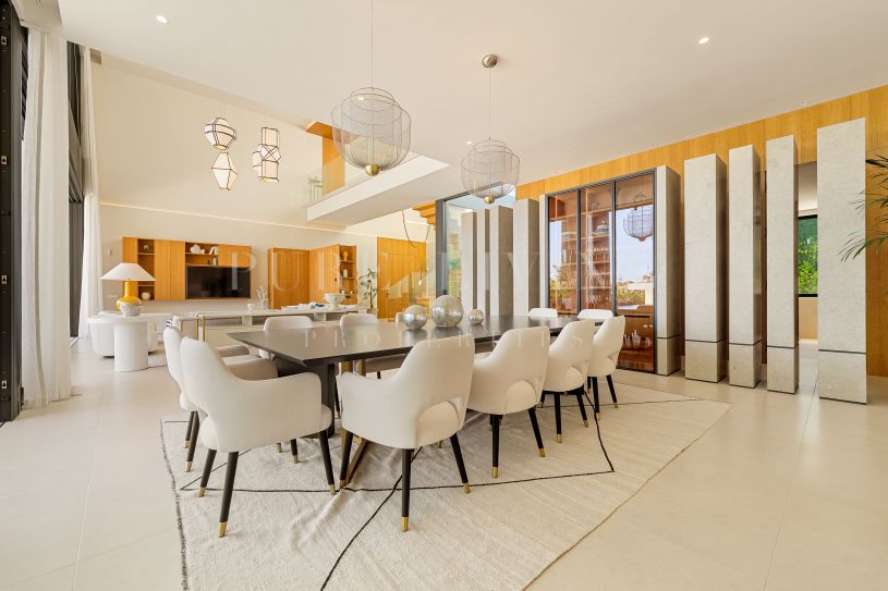 Arquitectura contemporánea y amplitud en una de las zonas más prestigiosas de Guadalmina