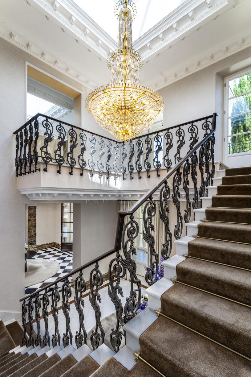 A Radiant Masterpiece Nestled Along Marbella’s Iconic Golden Mile