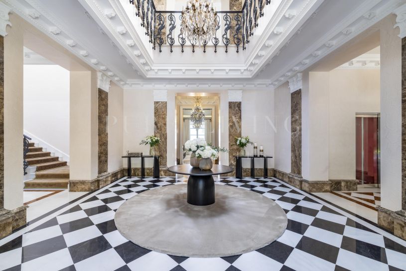 A Radiant Masterpiece Nestled Along Marbella’s Iconic Golden Mile