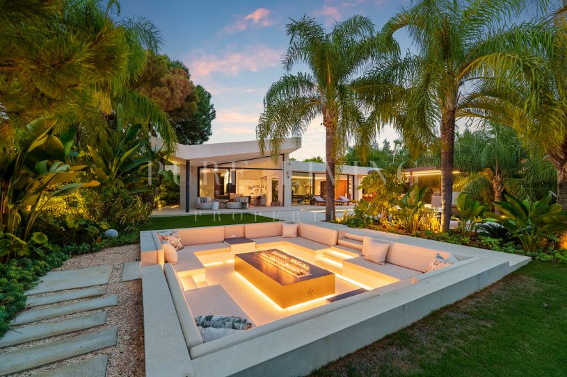 Villa espaciosa con interiores modernos y zonas de relajación en Hacienda Las Chapas