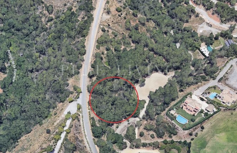 Exceptional plot with panoramic golf views located in, Marbella Club Golf Resort