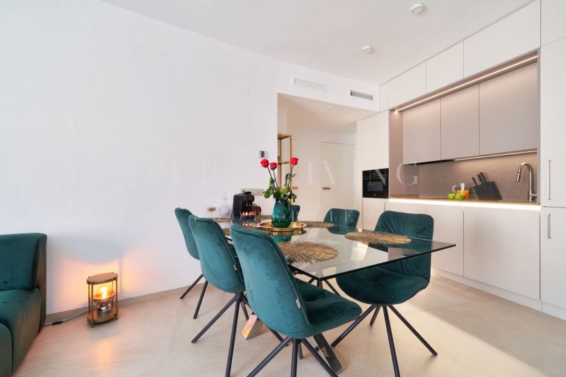 Gerenoveerd appartement met 3 slaapkamers en prachtig uitzicht op de bergen, gelegen in de oude binnenstad van Marbella