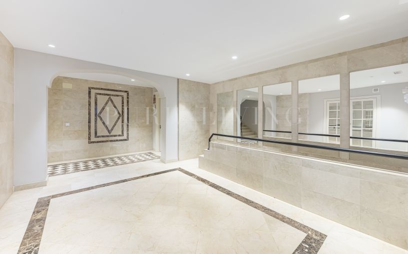 A spacious two bedroom ground floor apartment in Montebello Hills, Lomas de Marbella Club