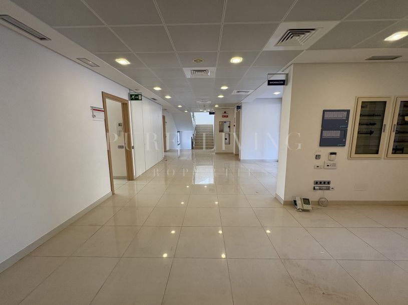 Mansion Club Service Center – Elegant Four-Storey Building in the Exclusive Mansion Club Enclave