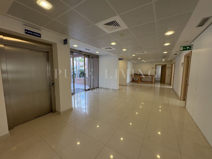 Mansion Club Service Center – Elegant Four-Storey Building in the Exclusive Mansion Club Enclave