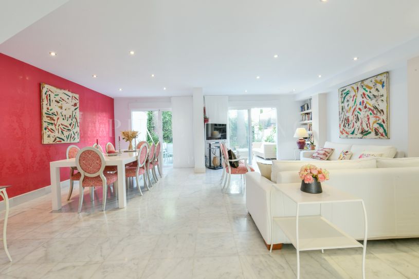 Geschakeld huis te koop in Marbellamar, Marbella Golden Mile