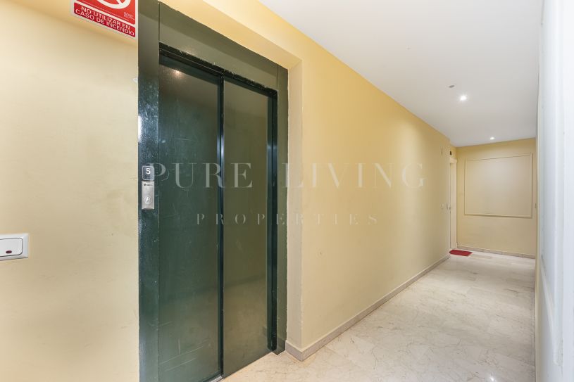 Renovated 4-Bedroom Duplex Penthouse in the Heart of Puerto Banús