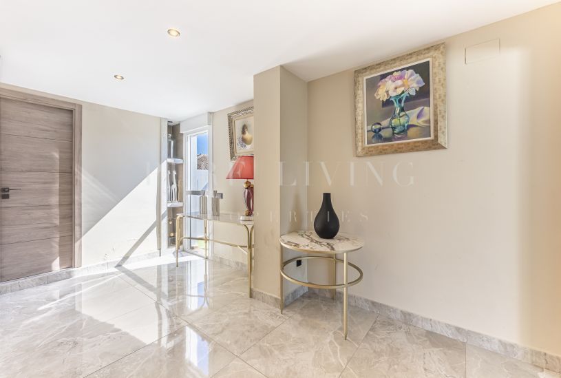 Renovated 4-Bedroom Duplex Penthouse in the Heart of Puerto Banús