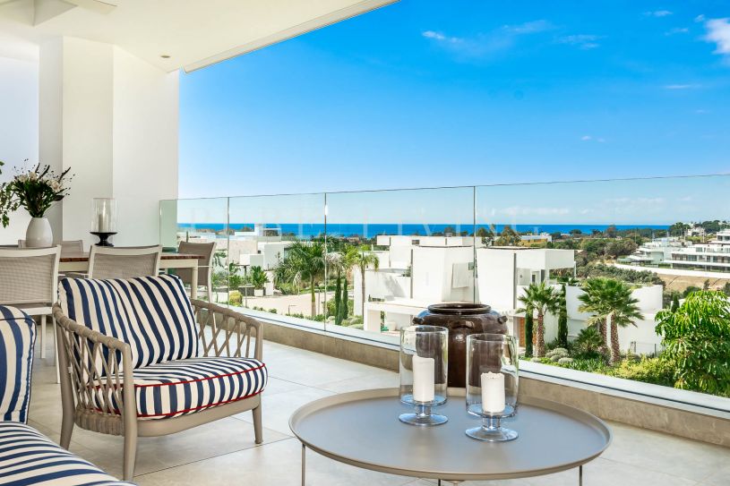 Contemporary Three-Bedroom Apartment with Sea & Sunset Views in Soul Marbella