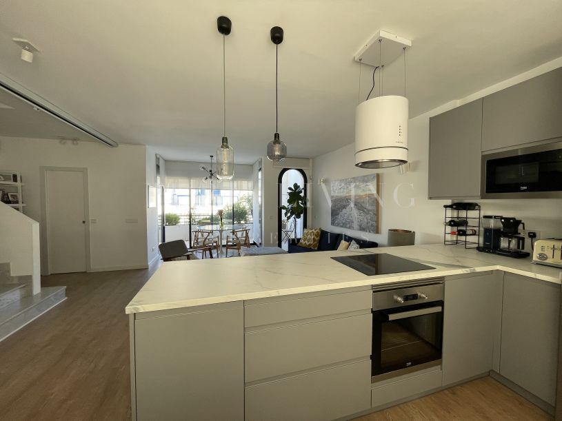 Exceptional 3-bedroom Duplex Penthouse with Sea and Mountain views, located in the prestigious Marbella House community