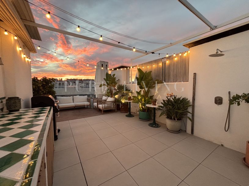 Exceptional 3-bedroom Duplex Penthouse with Sea and Mountain views, located in the prestigious Marbella House community