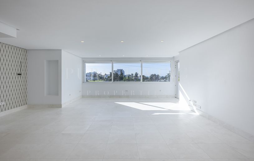 Renovated, first floor two- bedroom apartment in Guadalmina Alta