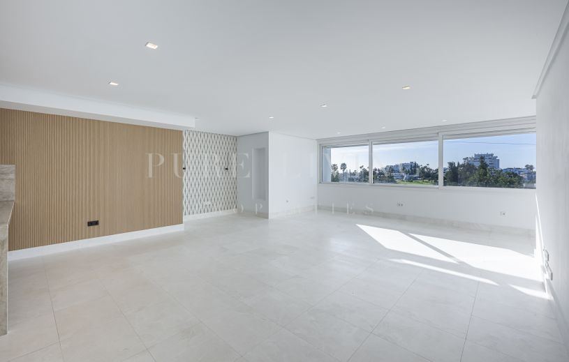 Renovated, first floor two- bedroom apartment in Guadalmina Alta