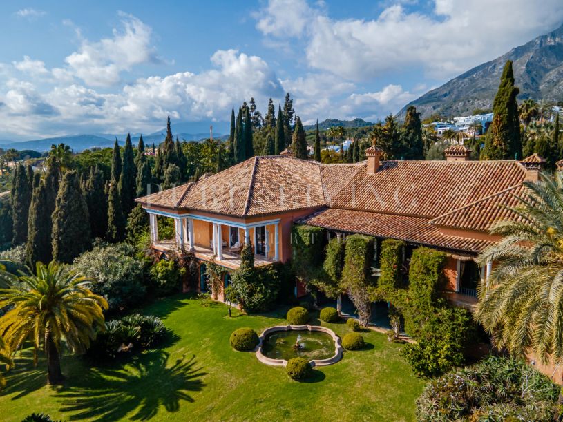 A captivating Andalusian-style residence with Moorish influences, located in Nagüeles on Marbella’s prestigious Golden Mile.