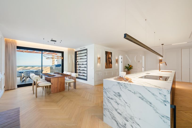 Luxury 3-Bedroom Duplex Penthouse Offering Sea, Lake & Mountain Views in Nueva Andalucía