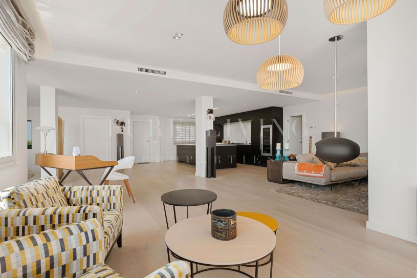 Indrukwekkend duplex appartement te koop in Aloha Hill Club