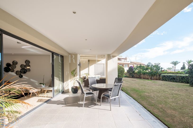 Prachtig gelijkvloers appartement met één slaapkamer, gelegen op een toplocatie in Sierra Blanca