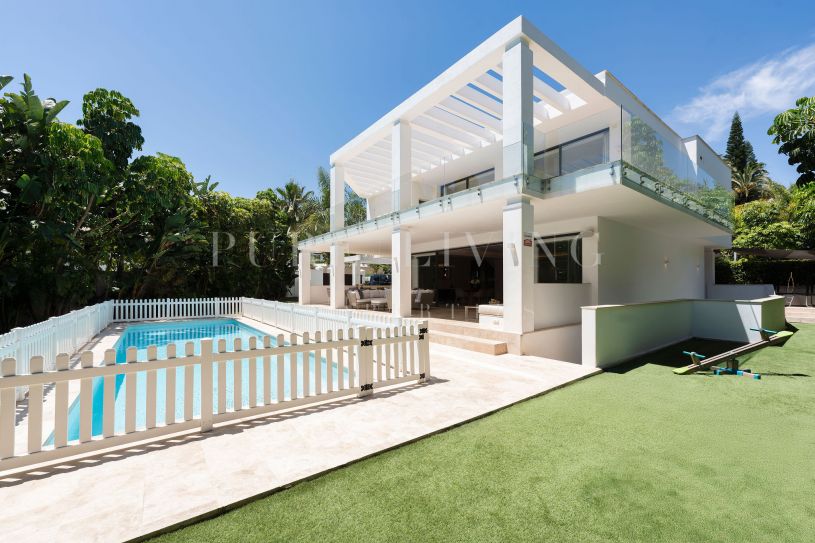 Elegant Family Villa with Spacious Living Areas in La Quinta, Benahavís