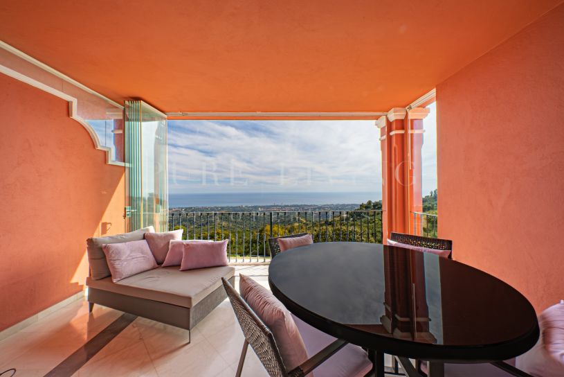 Apartamento lujo con 2 dormitorios y vistas panorámicas al mar