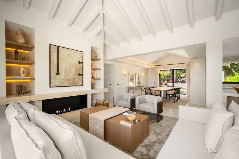 Una villa de una sola planta con cuatro dormitorios cerca del golf Los Naranjos.