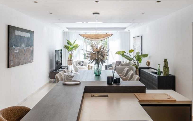 Penthouse en Duplex en Première Ligne de Mer avec Vue Panoramique dans Ventura del Mar, Puerto Banus.