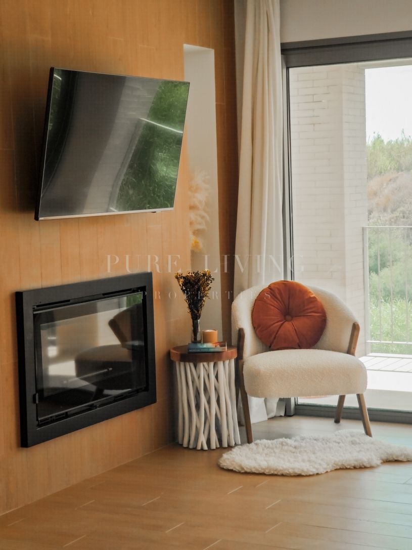 Elegant 4-Bedroom Semi-Detached Villa with Breathtaking Views in the Heart of Nature – Located in Buena Vista