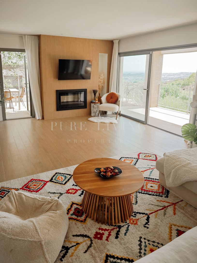 Elegant 4-Bedroom Semi-Detached Villa with Breathtaking Views in the Heart of Nature – Located in Buena Vista