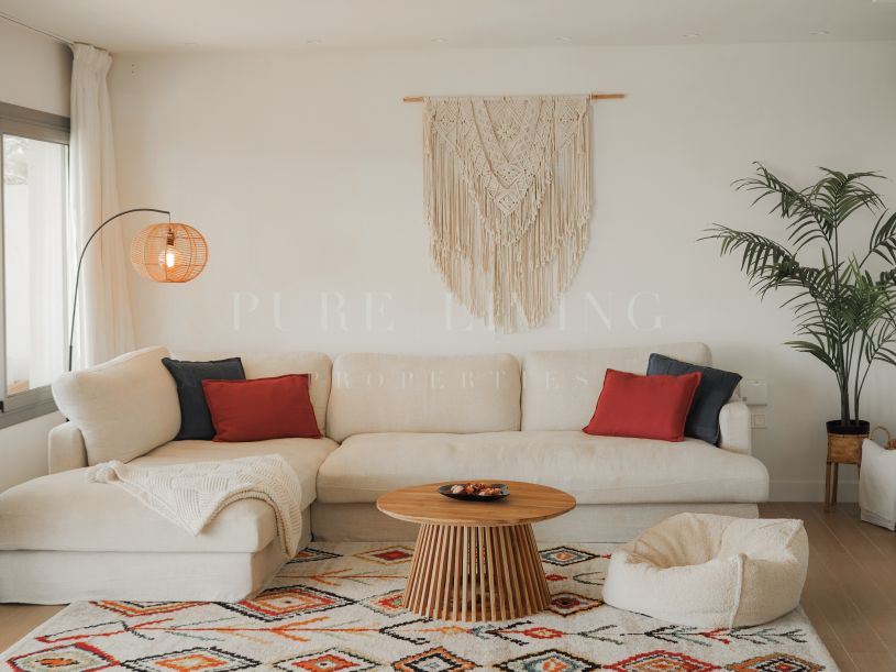 Elegant 4-Bedroom Semi-Detached Villa with Breathtaking Views in the Heart of Nature – Located in Buena Vista