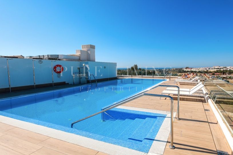 Apartamento contemporáneo de 3 dormitorios en venta en Jardines de Guadaiza