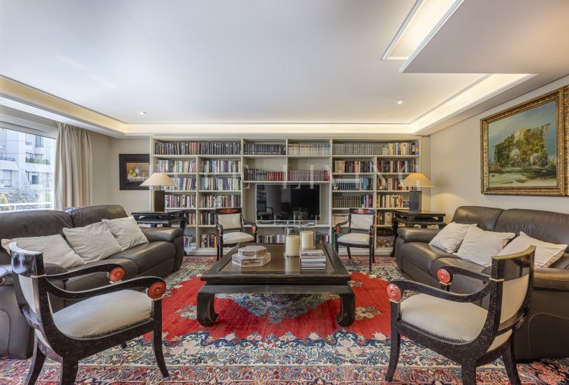 Elegant 4-Bedroom Apartment with Mountain, Urban & Sea Views in Cipreses del Mar