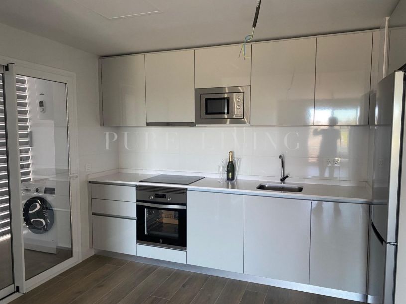 Modern 3-slaapkamer appartement met zeezicht, gelegen in Nueva Andalucia, Marbella