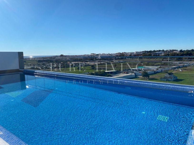 Modern 3-slaapkamer appartement met zeezicht, gelegen in Nueva Andalucia, Marbella