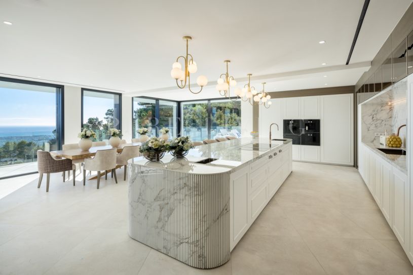 Vivienda vanguardista con vistas panorámicas al mar en La Zagaleta