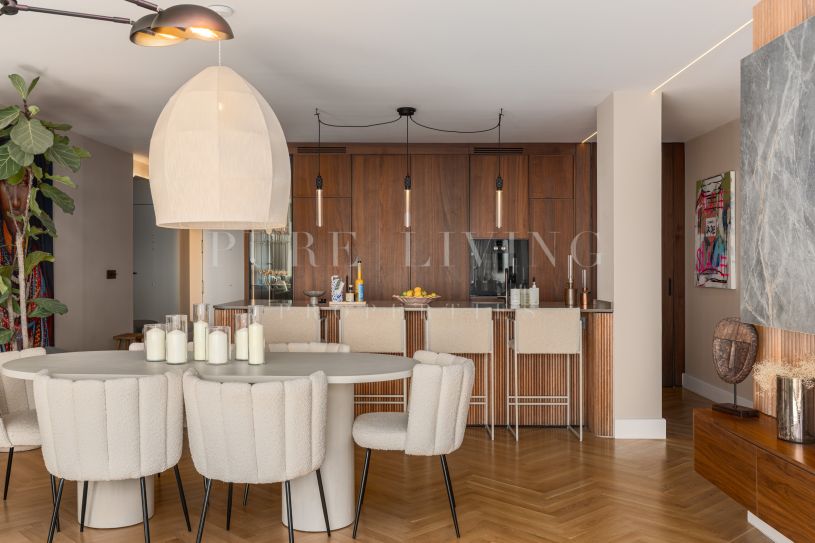 Ático Dúplex Exclusivo con Piscina Privada en Monte Halcones